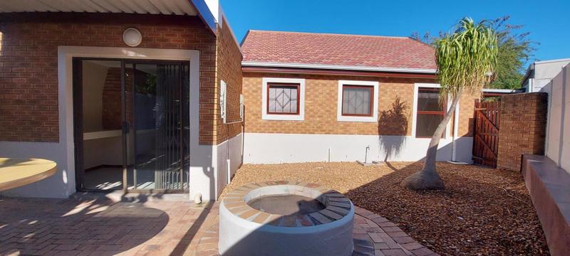 To Let 2 Bedroom Property for Rent in Vredekloof East Western Cape